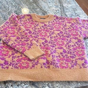 Gently worn excellent condition sweater size M/L